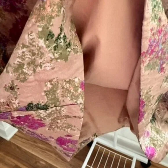 Tuckernuck Duchess Harper Bell Sleeve Blouse - Picture 5 of 6